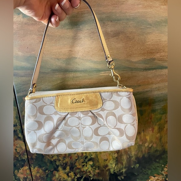 Coach Y2K Wristlet Wallet. Like New condition. - Picture 3 of 5